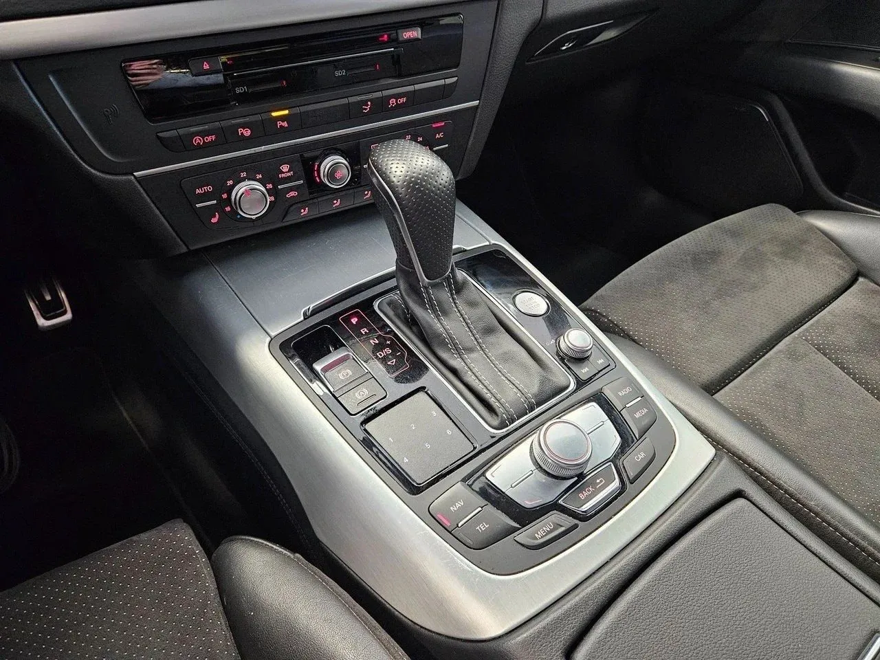 Vehicle image 32