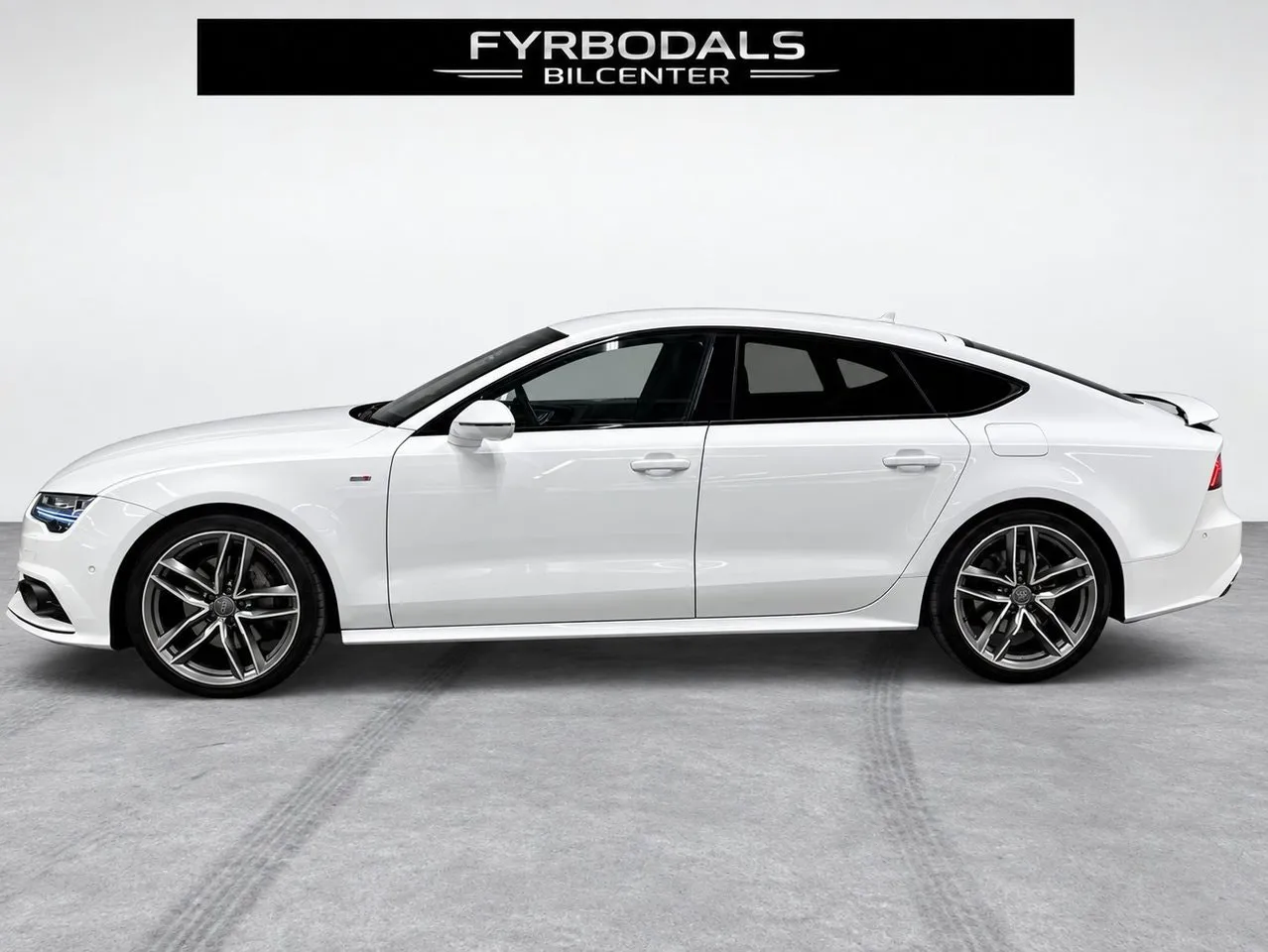 Vehicle image 7