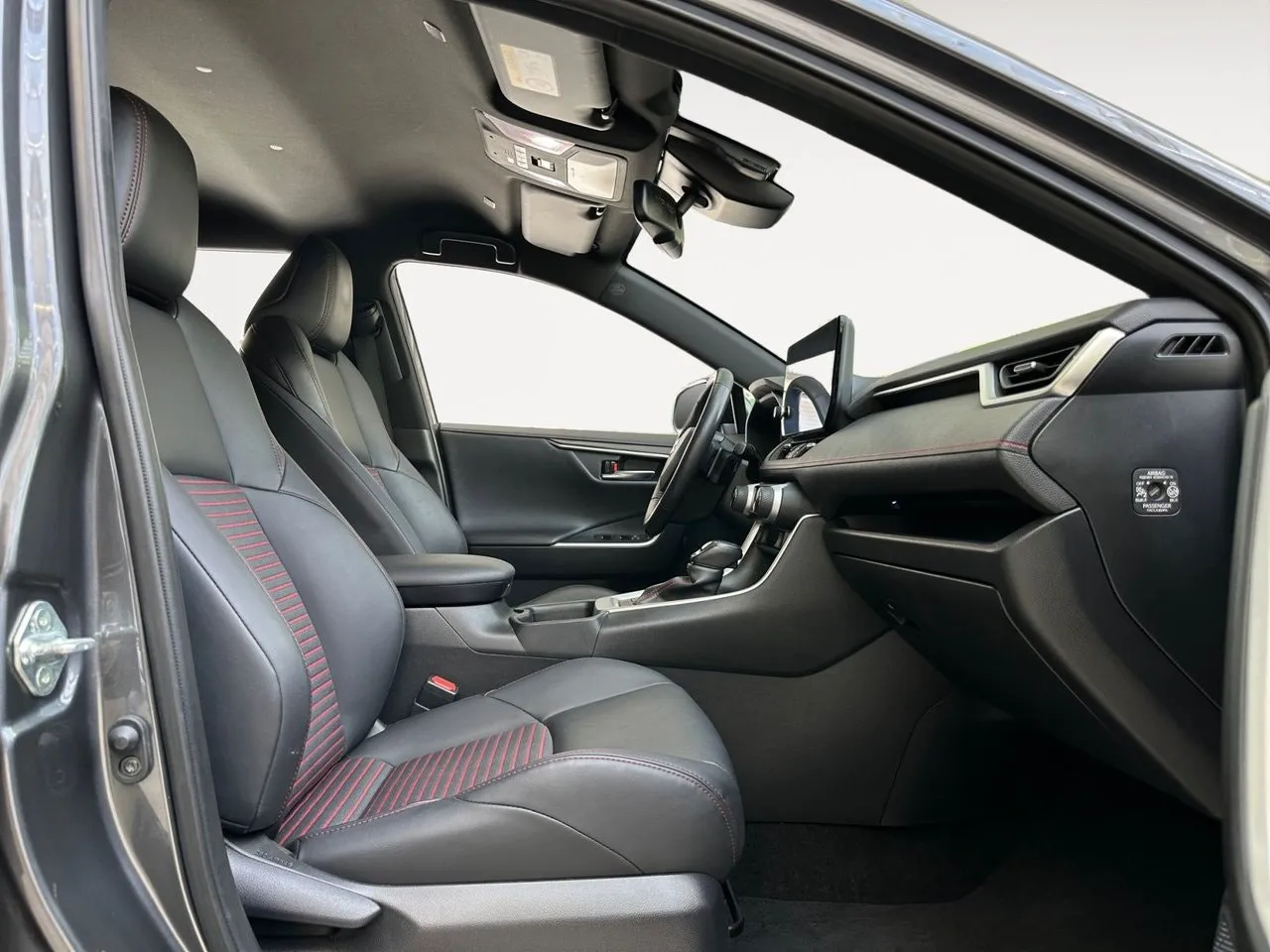 Vehicle image 15