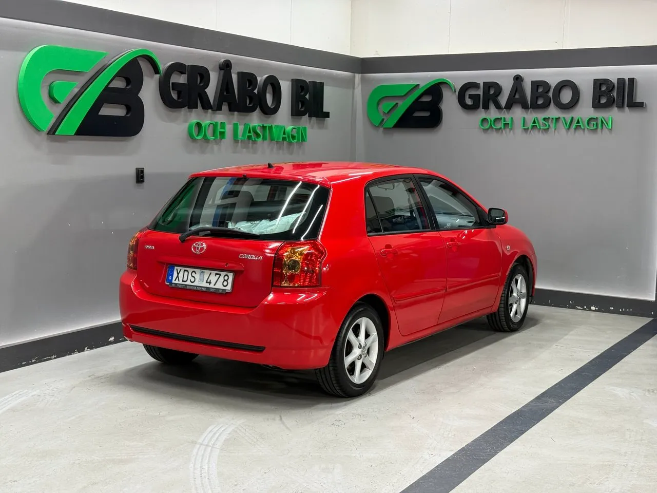 Vehicle image 4