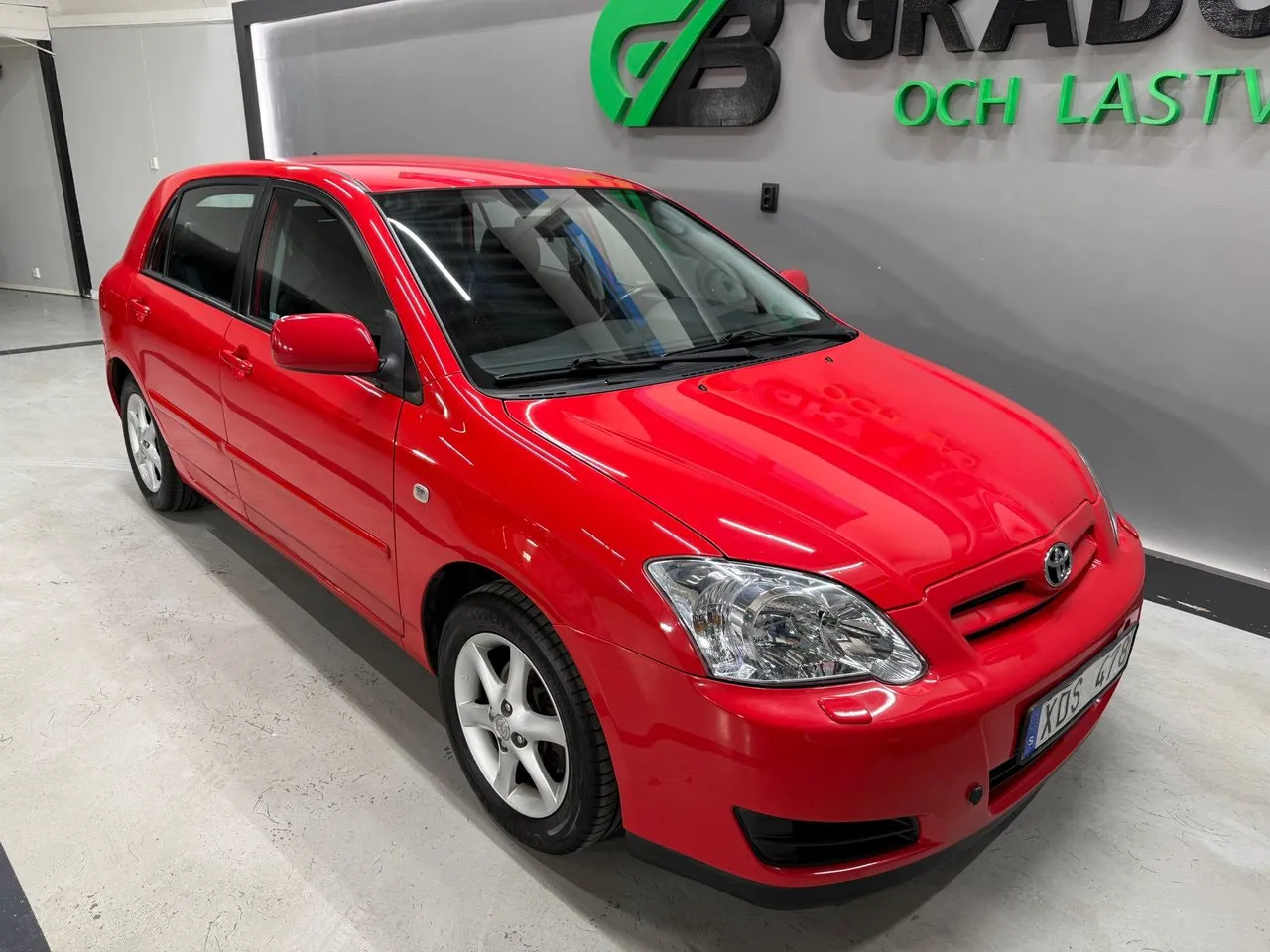 Vehicle image 6