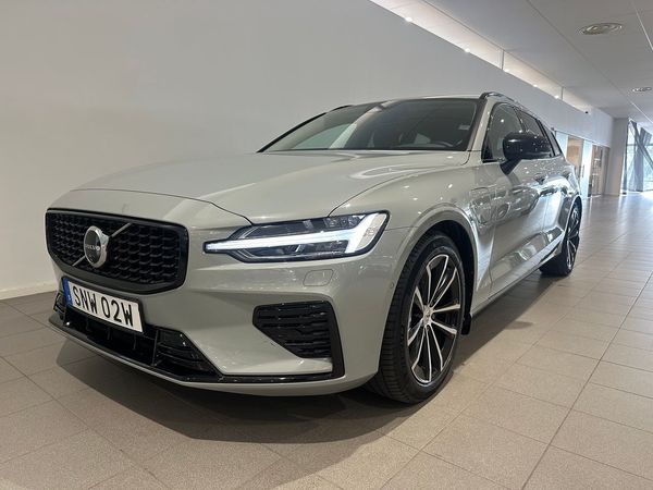Volvo V60 T6 Plus Dark Nordic Edition / 360 Kamera / Navigation / Dragrkok / - 2025