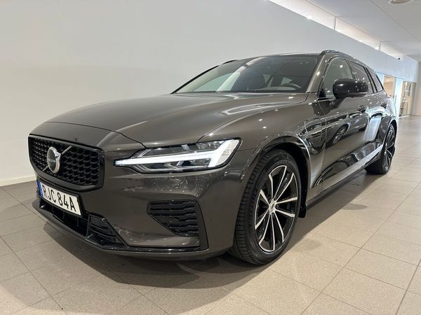 Volvo V60 T6 Plus Dark Nordic Edition / 360 Kamera / Navigation / Dragrkok / - 2025