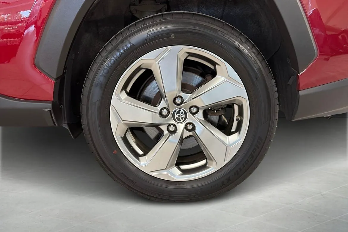 Vehicle image 11
