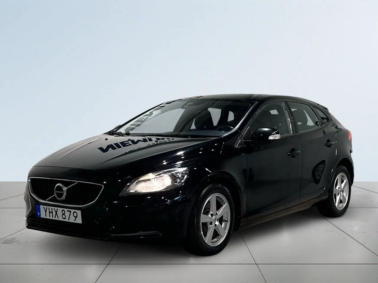Vehicle image 15
