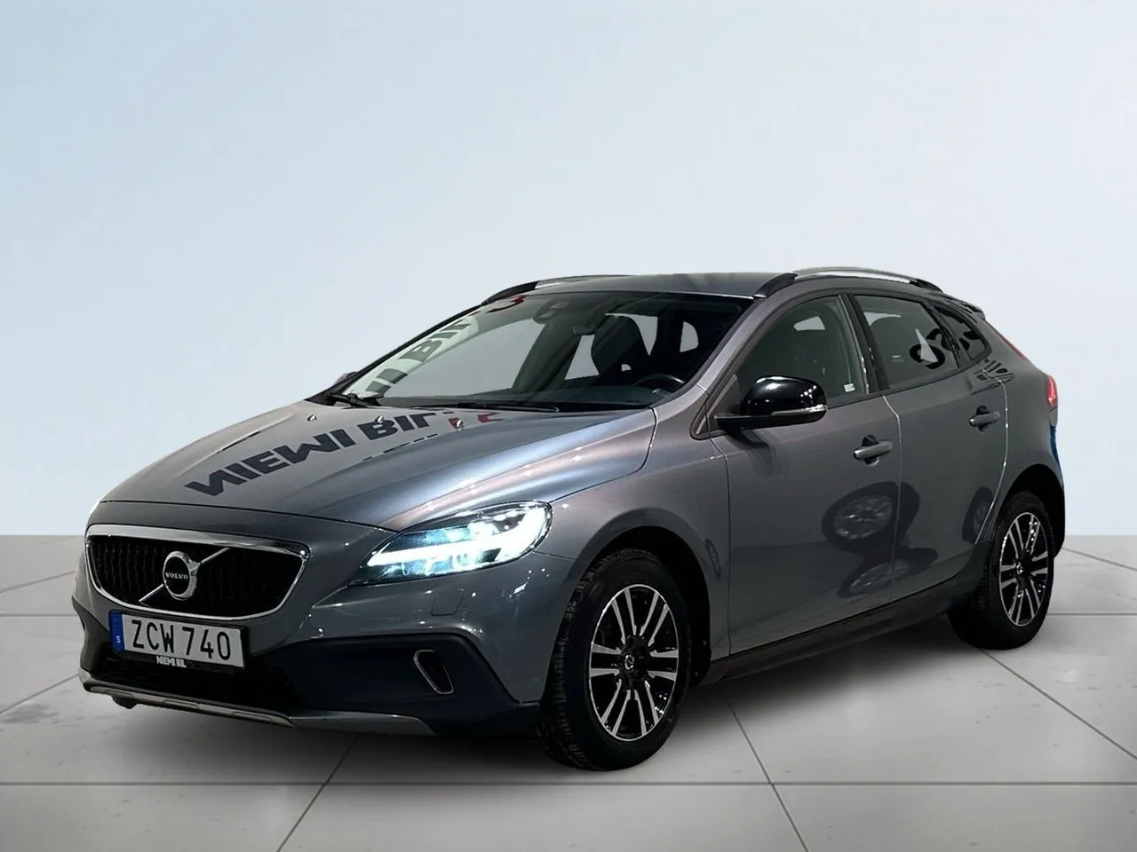 Vehicle image 15