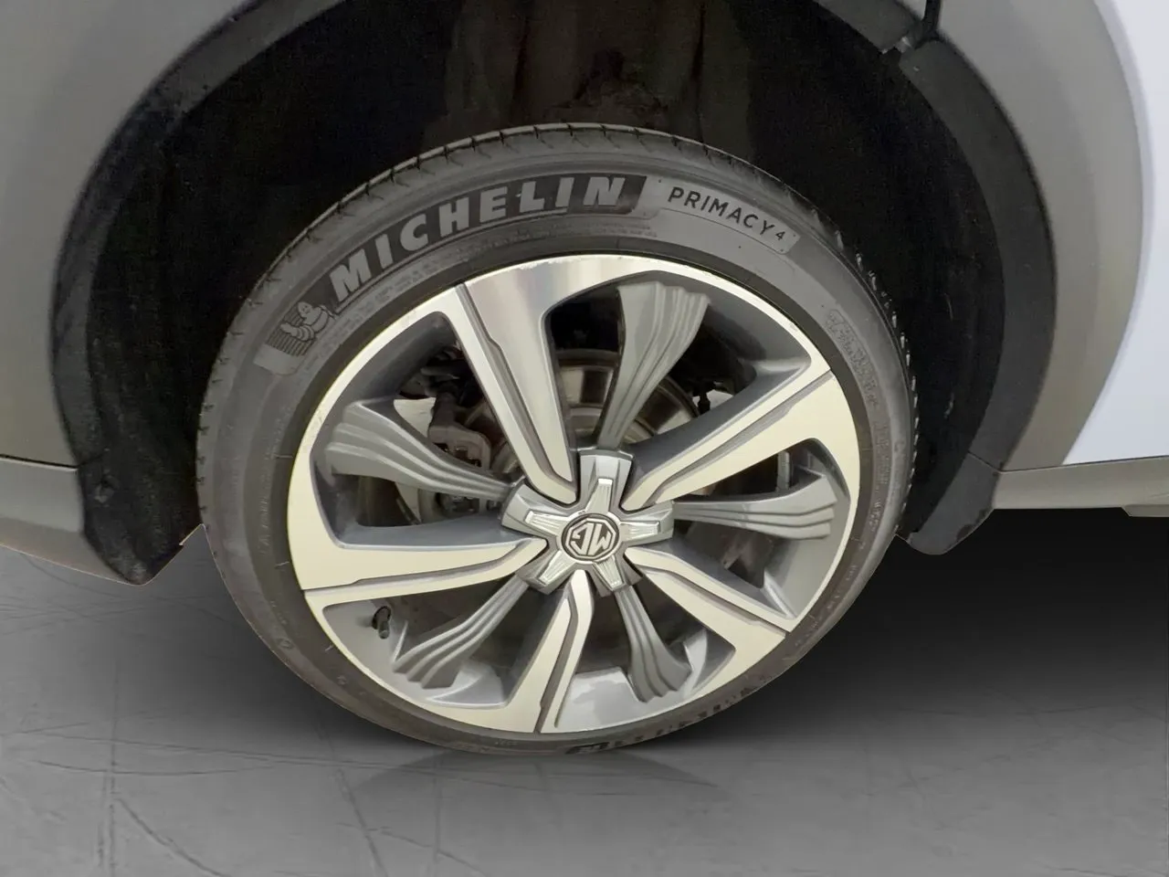 Vehicle image 35