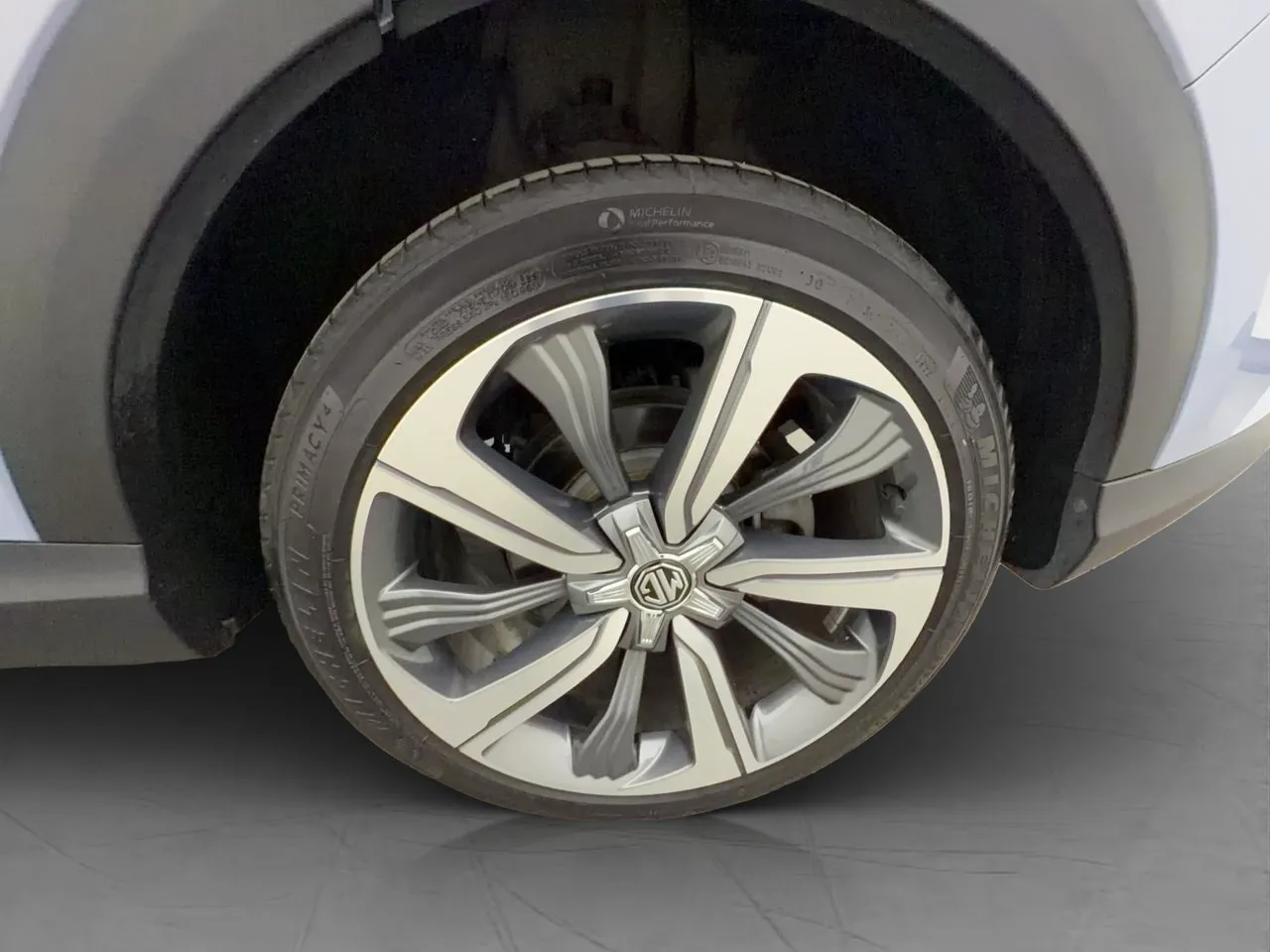 Vehicle image 33