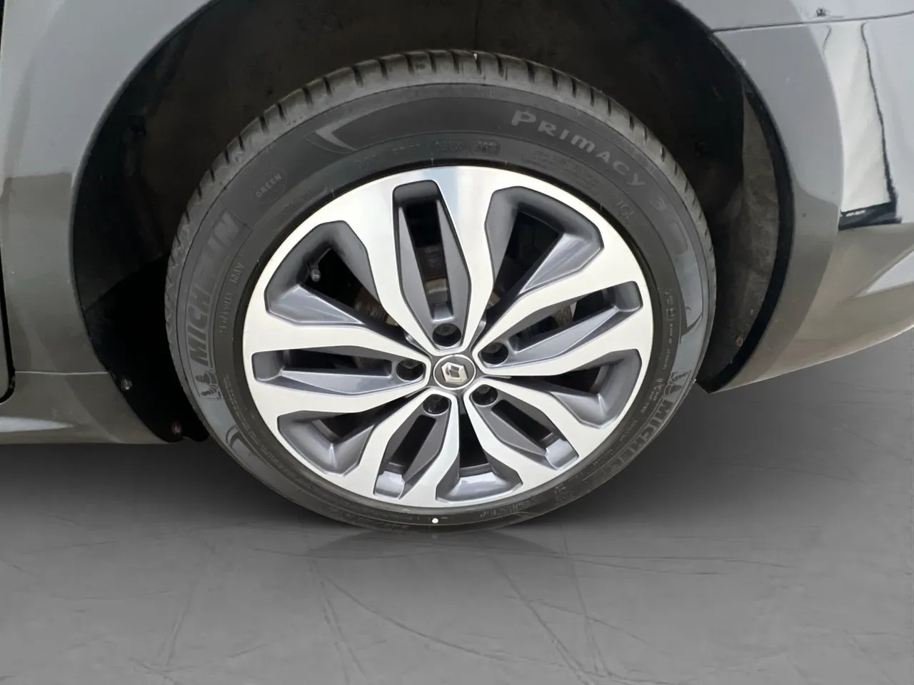 Vehicle image 35