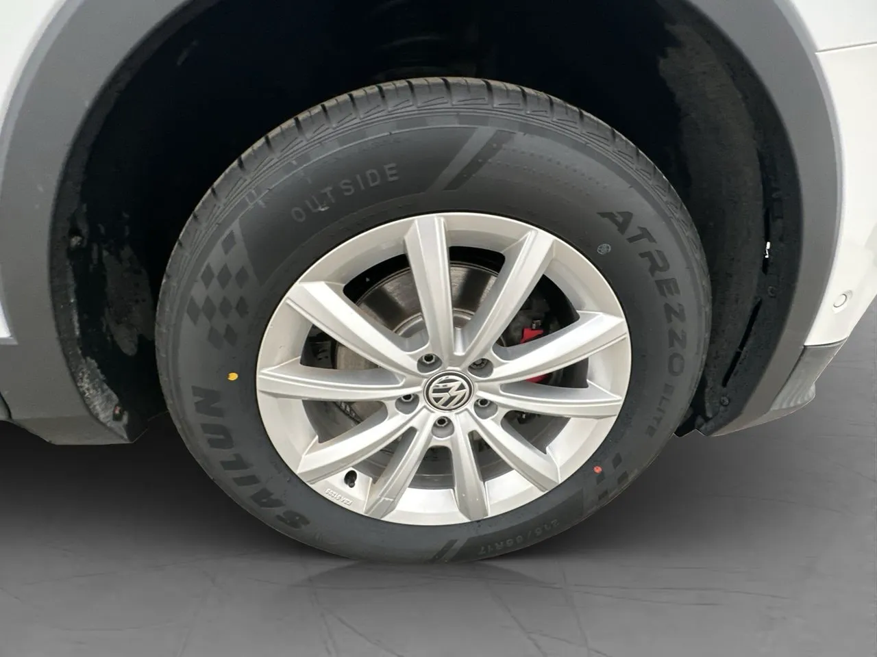 Vehicle image 32