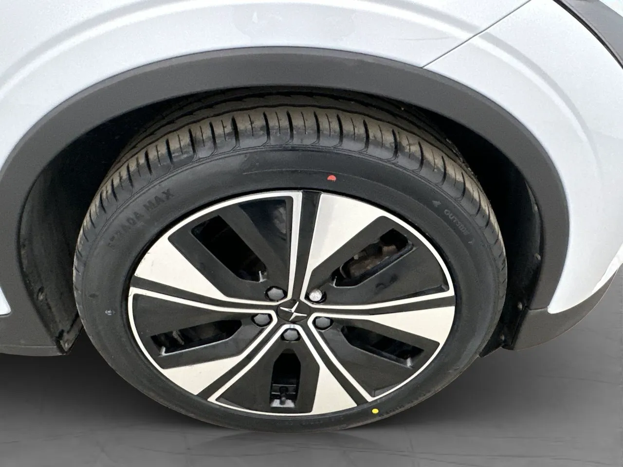 Vehicle image 33