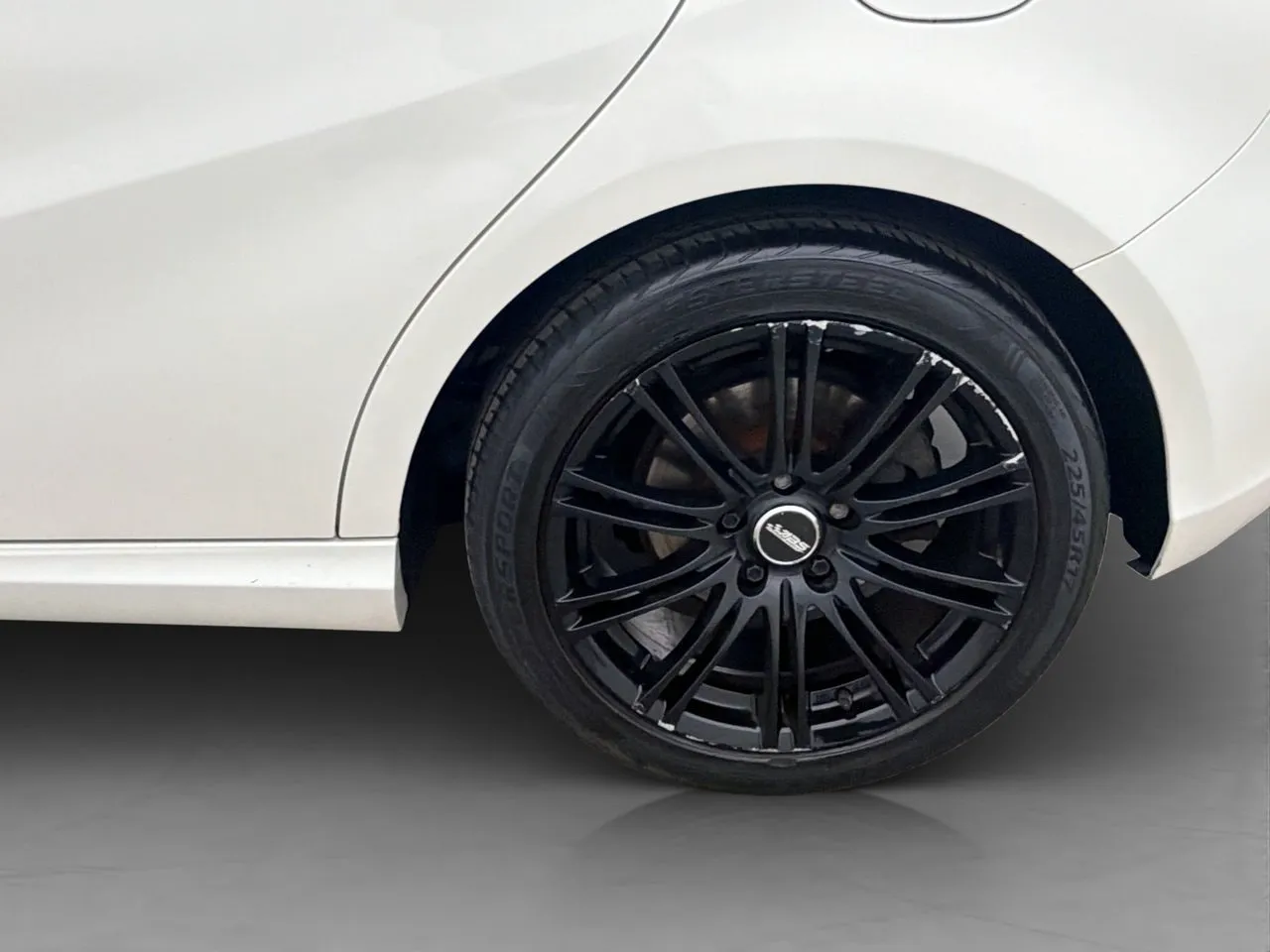 Vehicle image 26