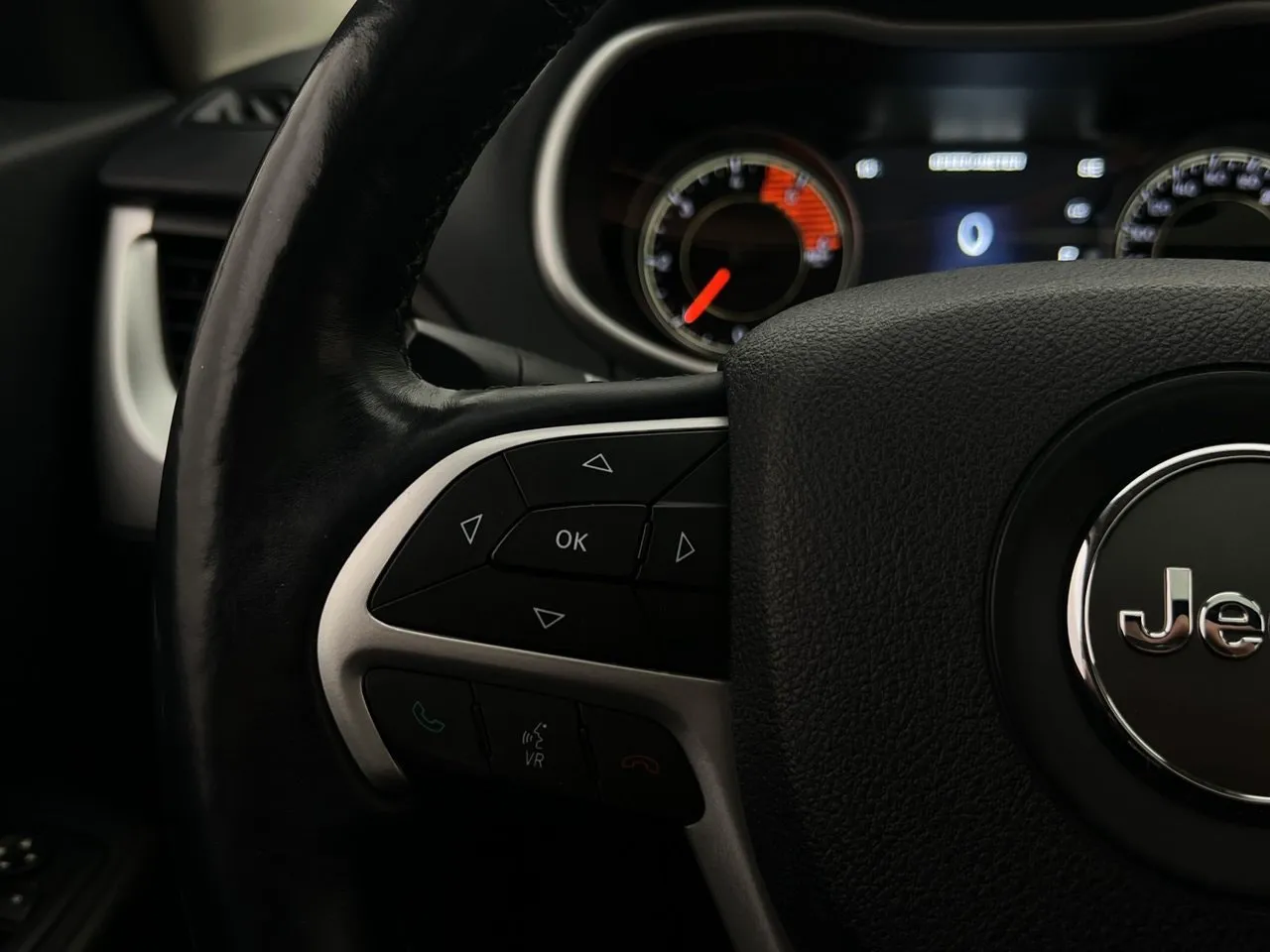 Vehicle image 18