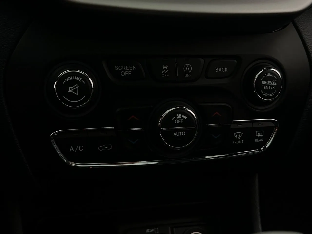 Vehicle image 27