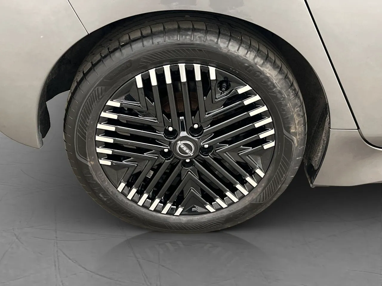 Vehicle image 30