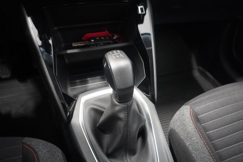 Peugeot 208 bild 8