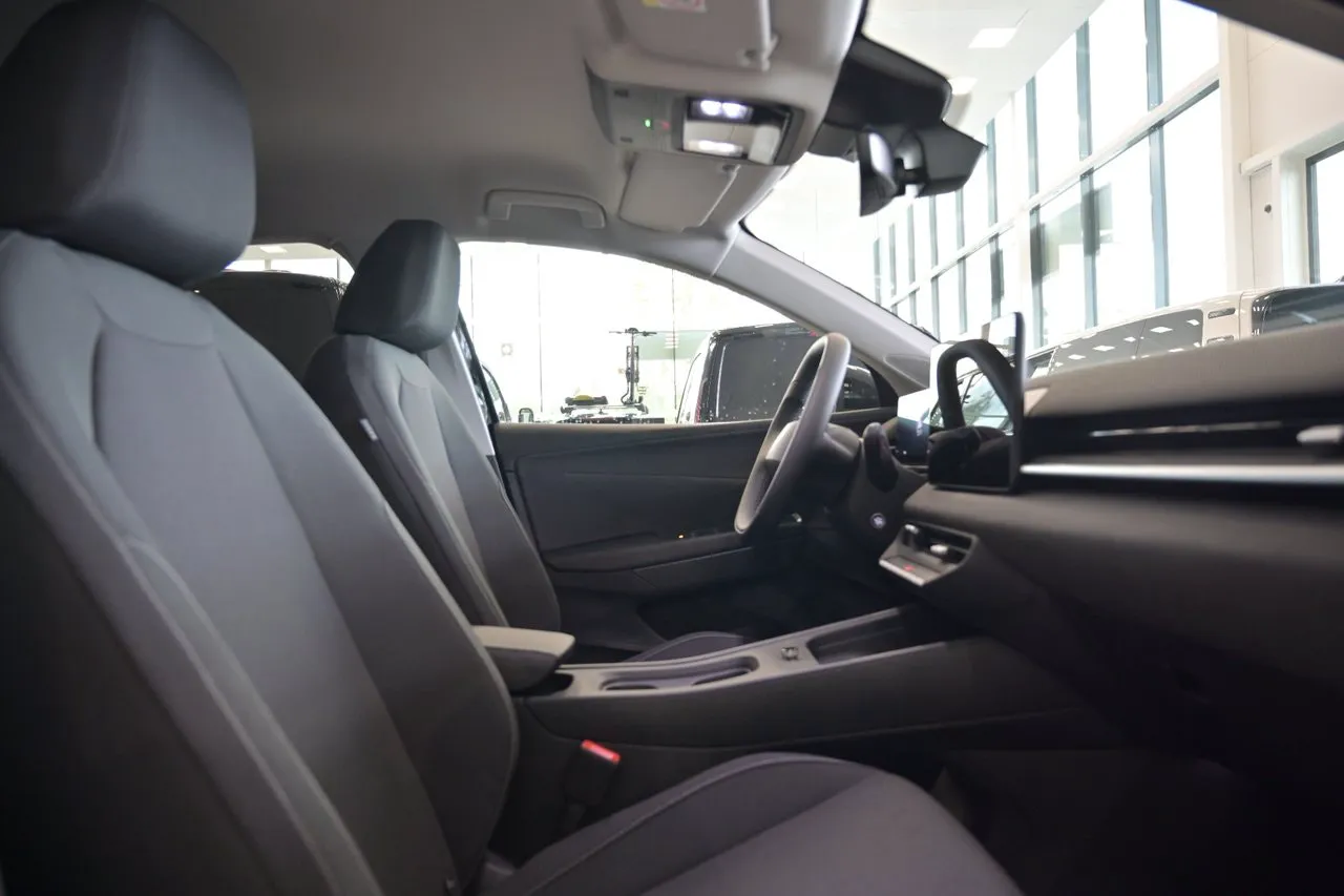 Vehicle image 21