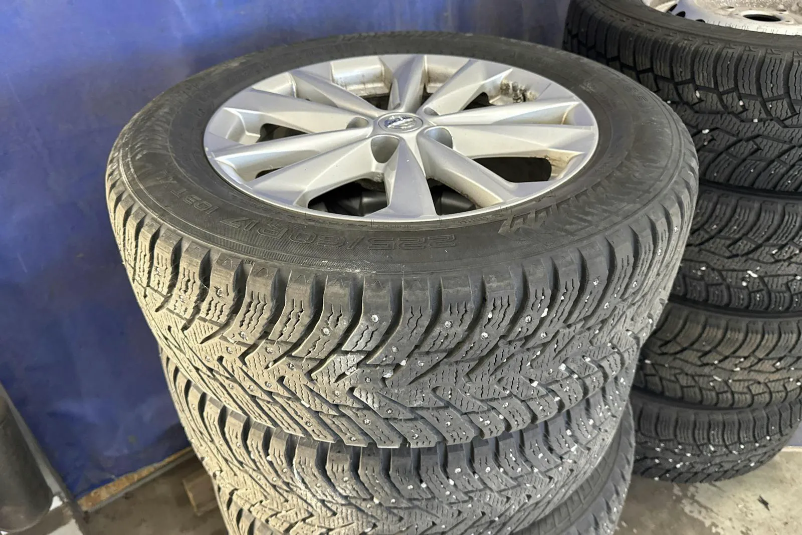 Vehicle image 14