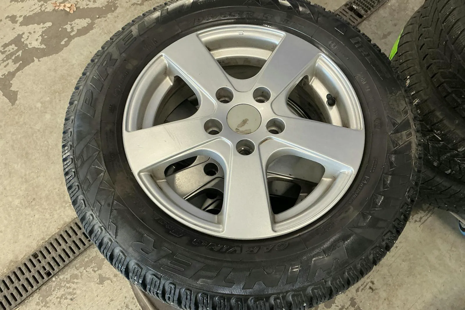 Vehicle image 11