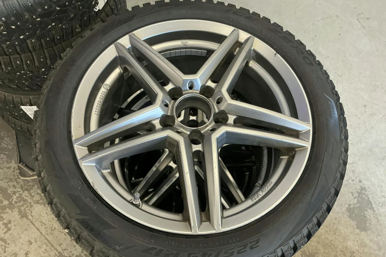 Vehicle image 16