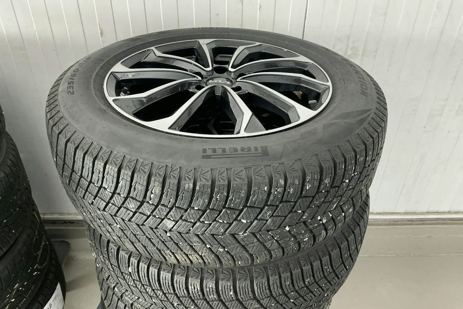 Vehicle image 23