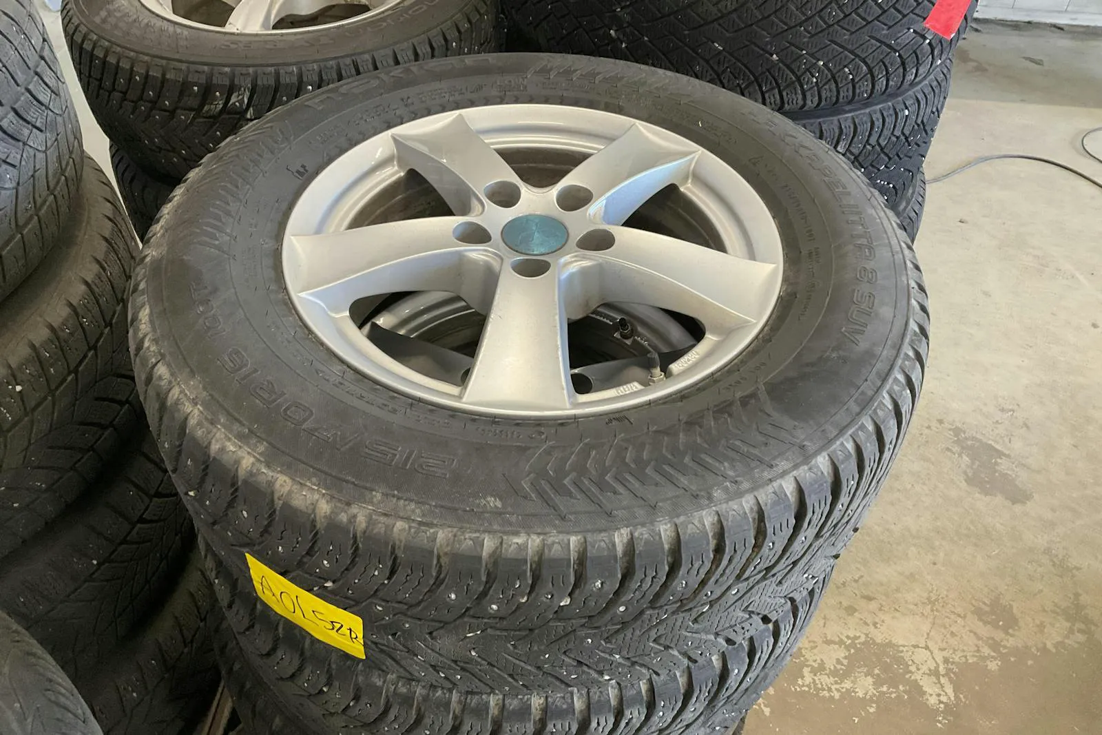 Vehicle image 16