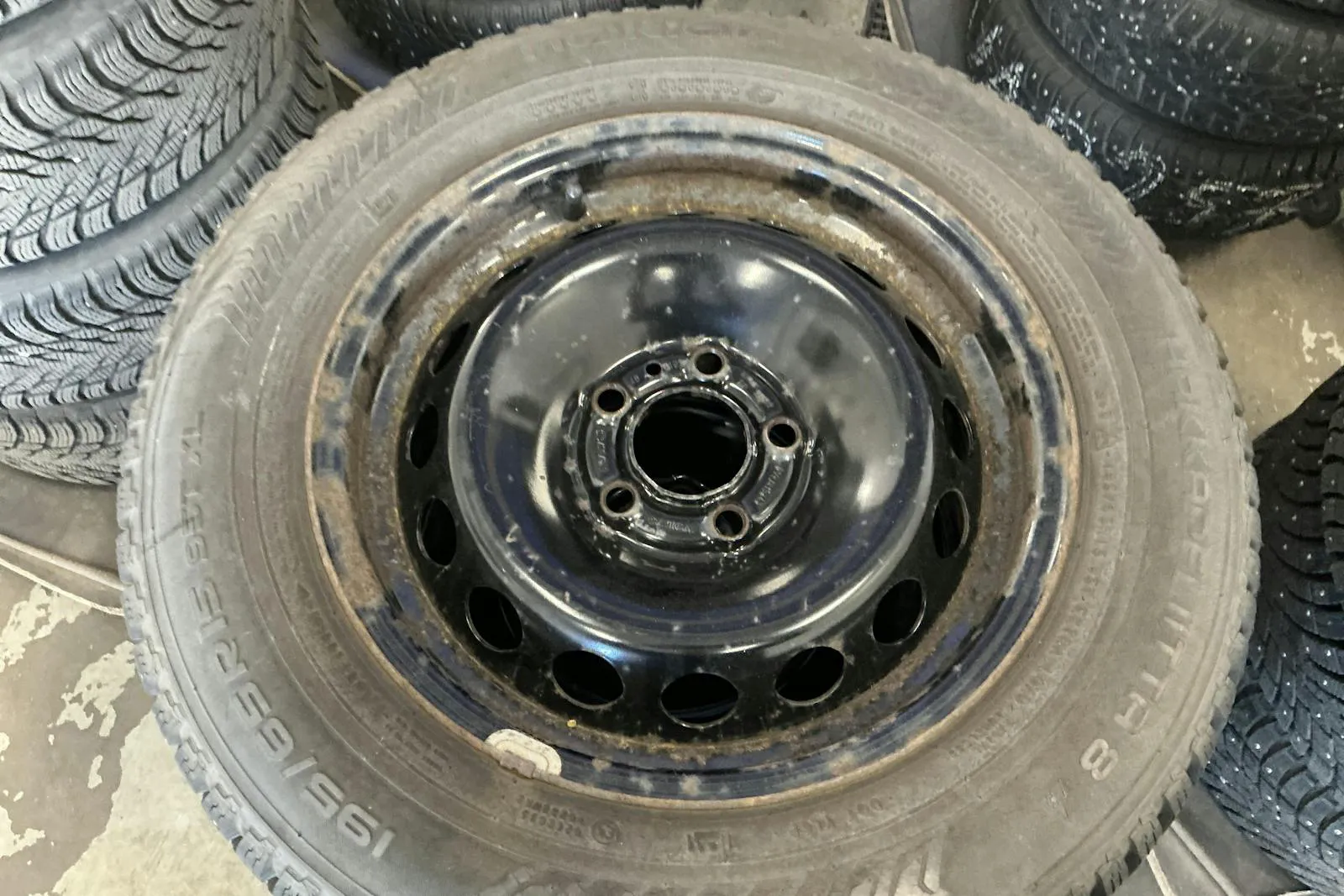 Vehicle image 13