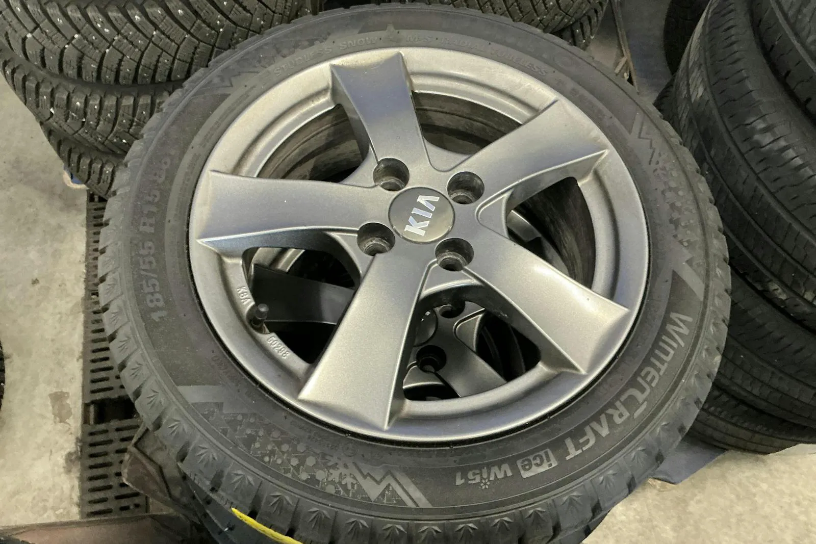 Vehicle image 13