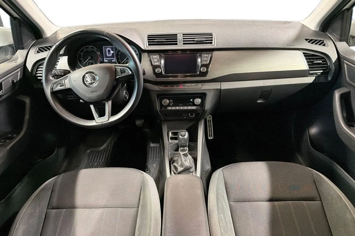 Vehicle image 6