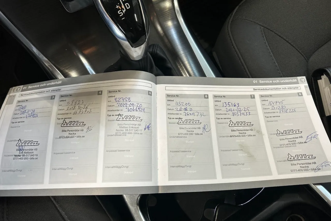 Vehicle image 25