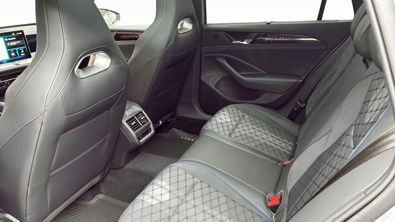 Volkswagen Passat bild 11