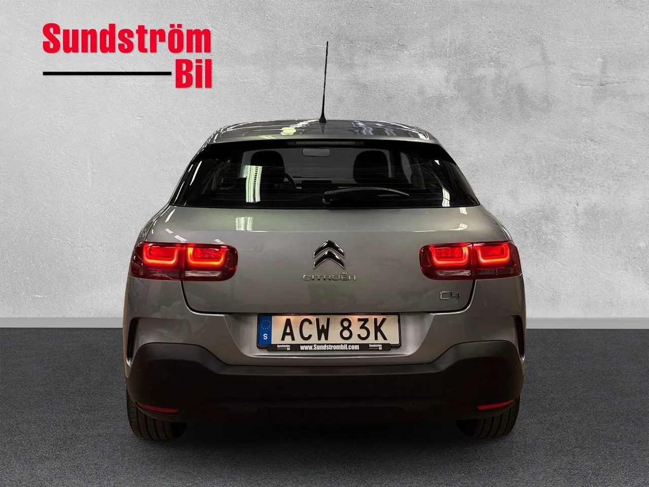 Vehicle image 5