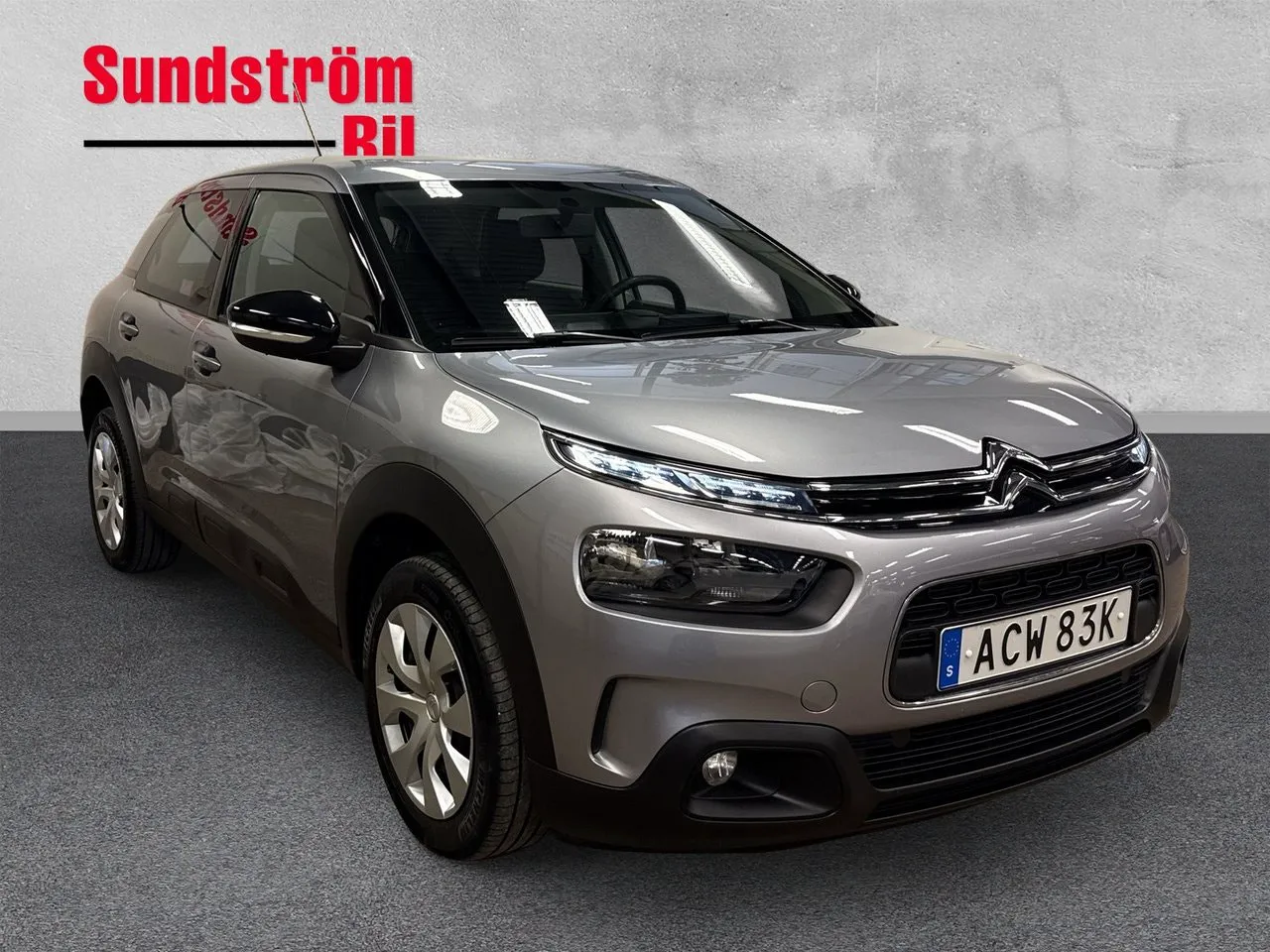 Vehicle image 7