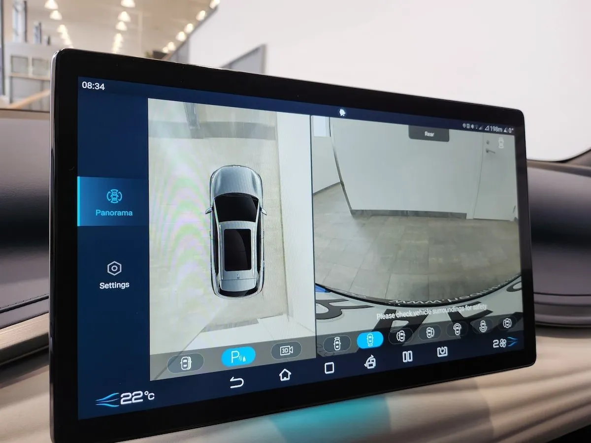 Vehicle image 8