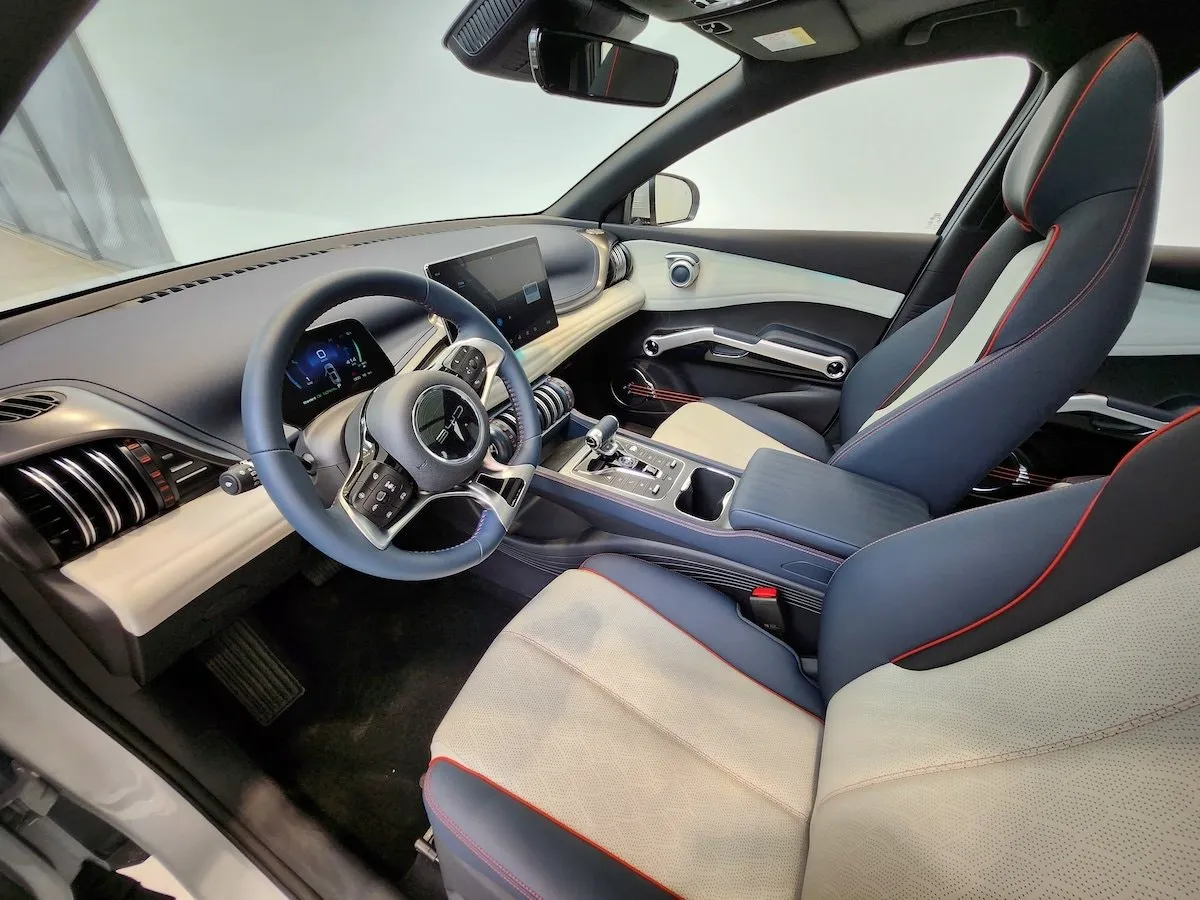 Vehicle image 9