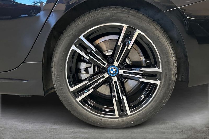 BMW 330 bild 17
