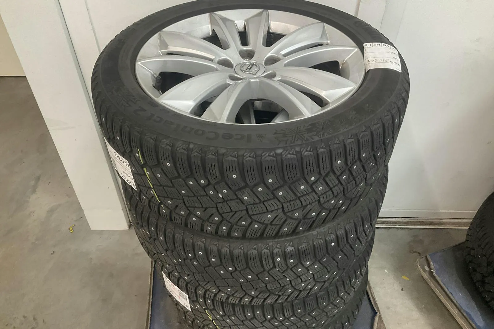 Vehicle image 11
