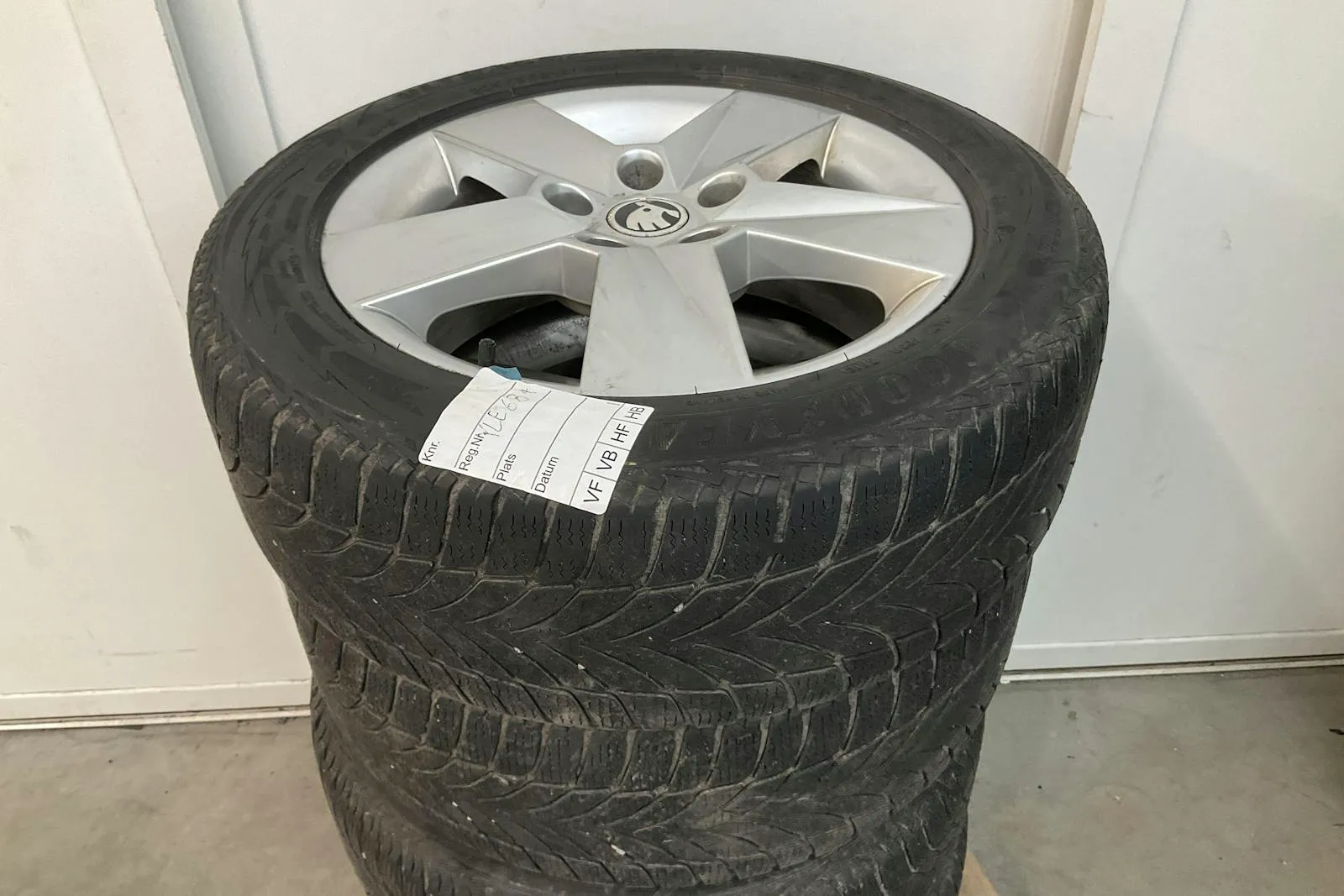 Vehicle image 13