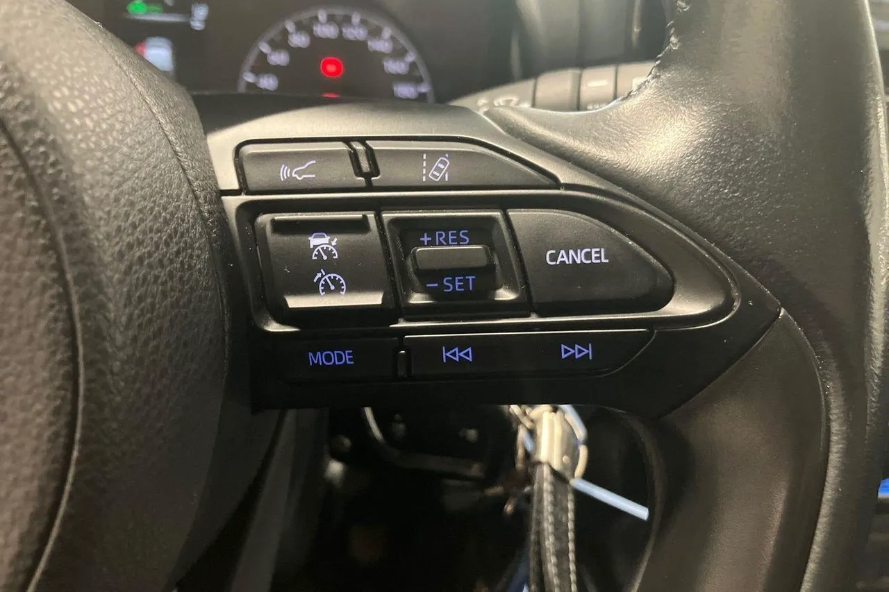 Vehicle image 22