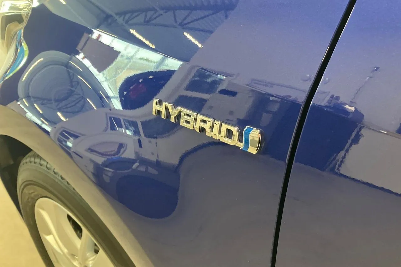 Vehicle image 25