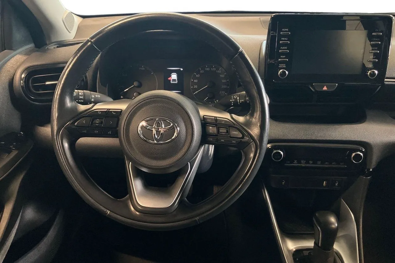 Vehicle image 11