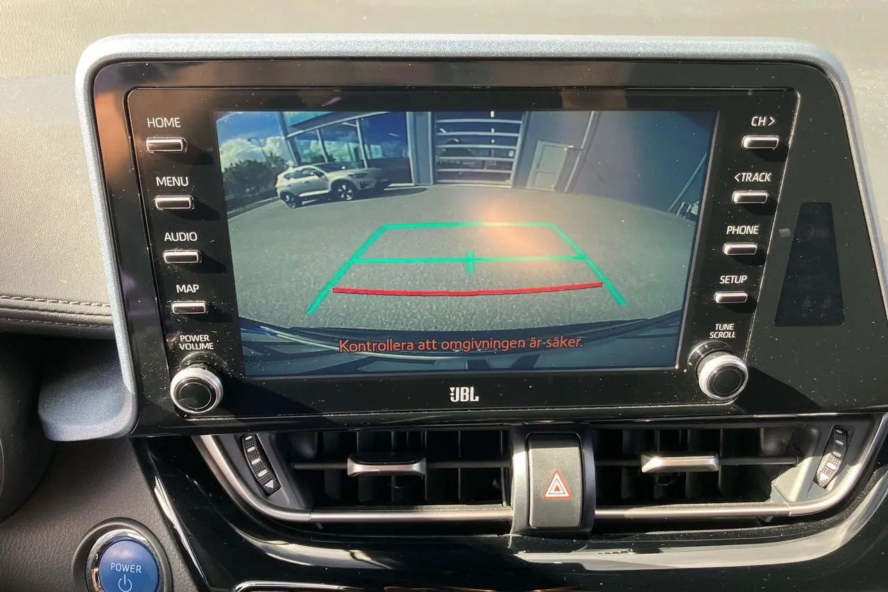 Vehicle image 16