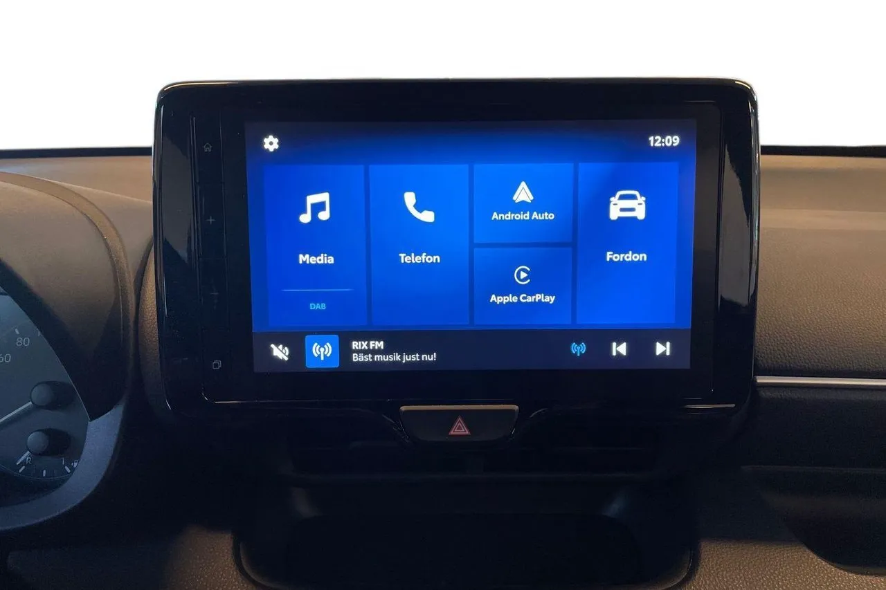 Vehicle image 15