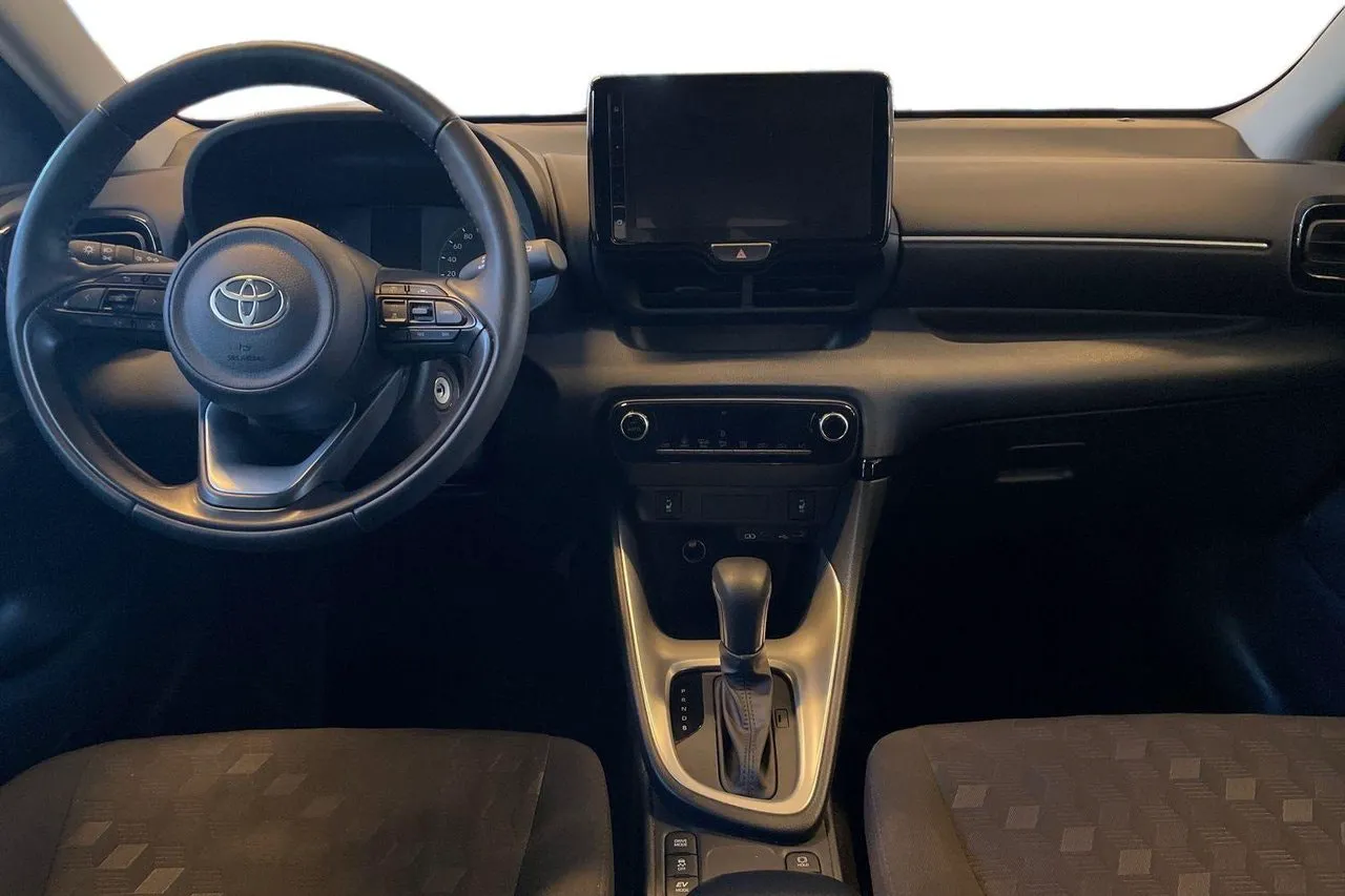 Vehicle image 11