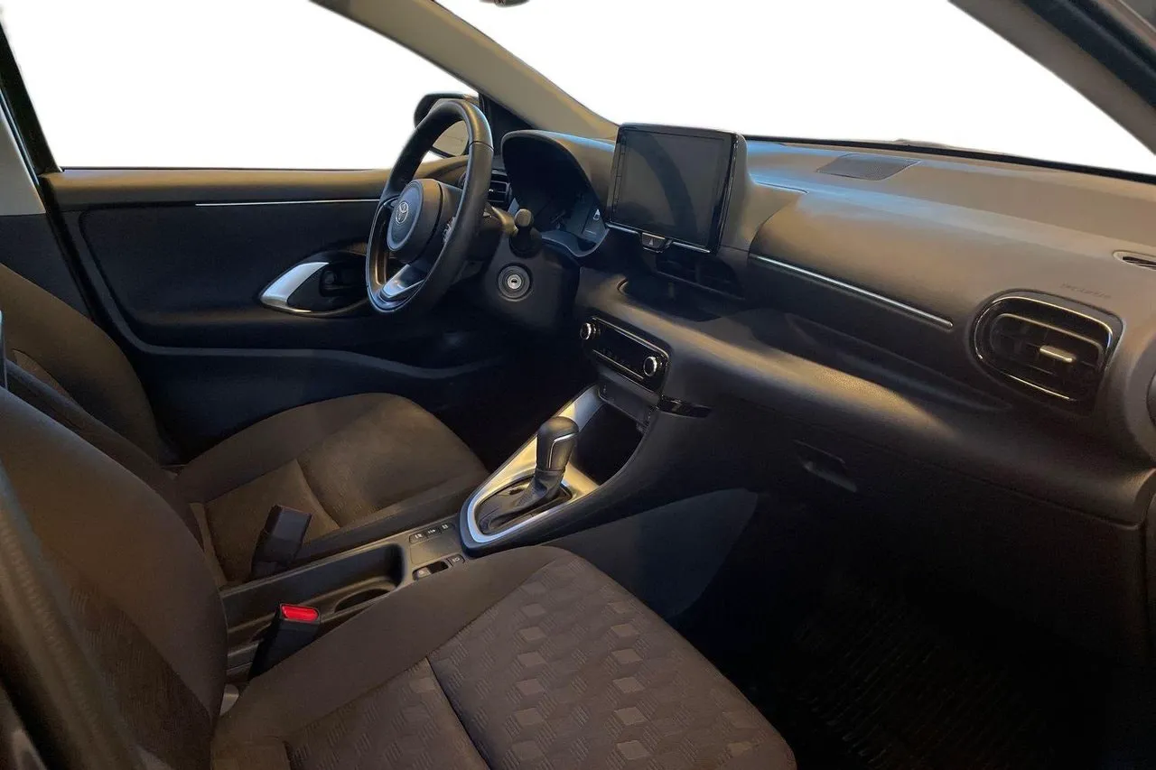 Vehicle image 7