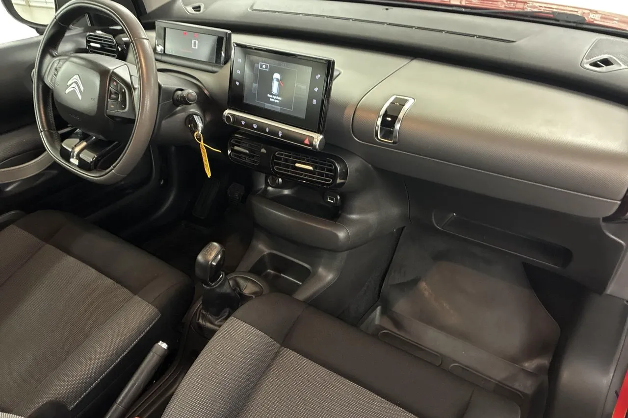 Vehicle image 11