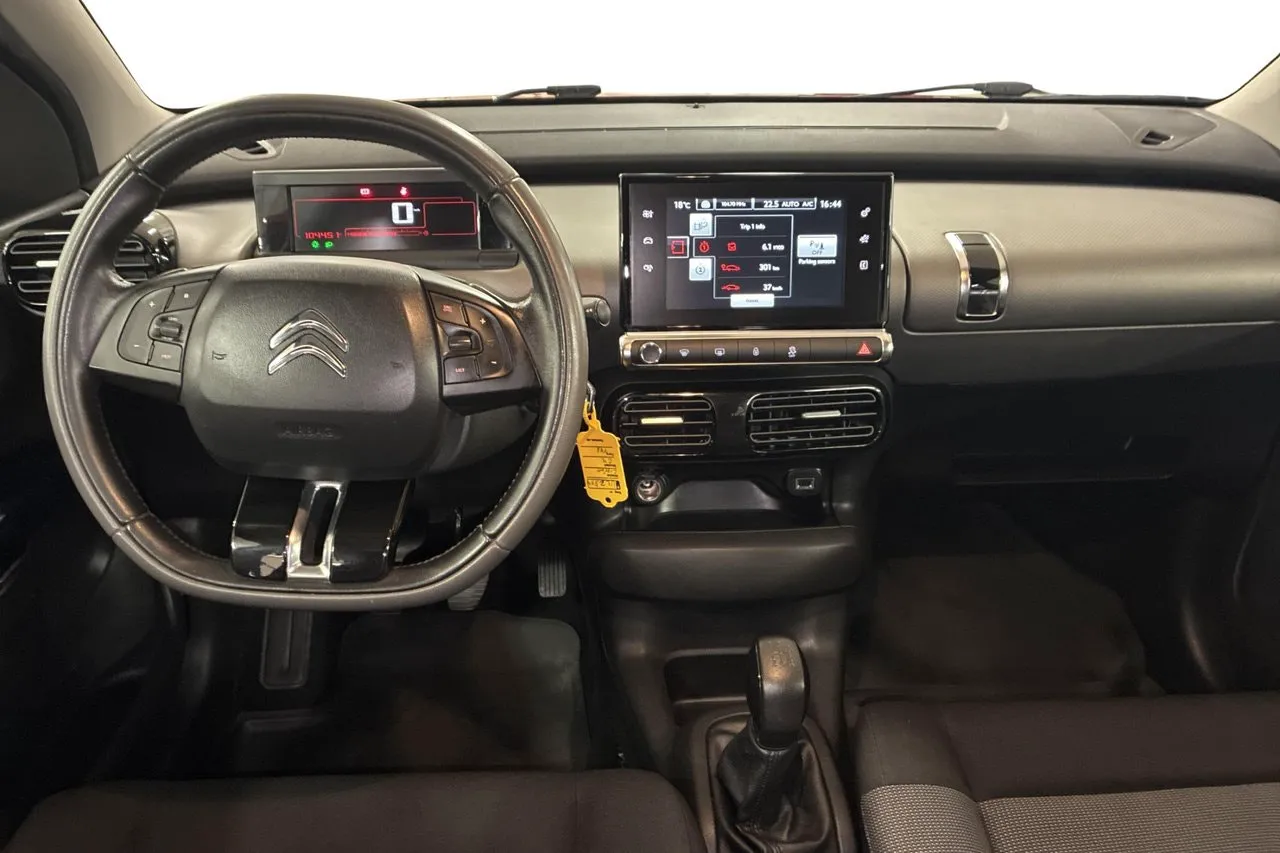 Vehicle image 14