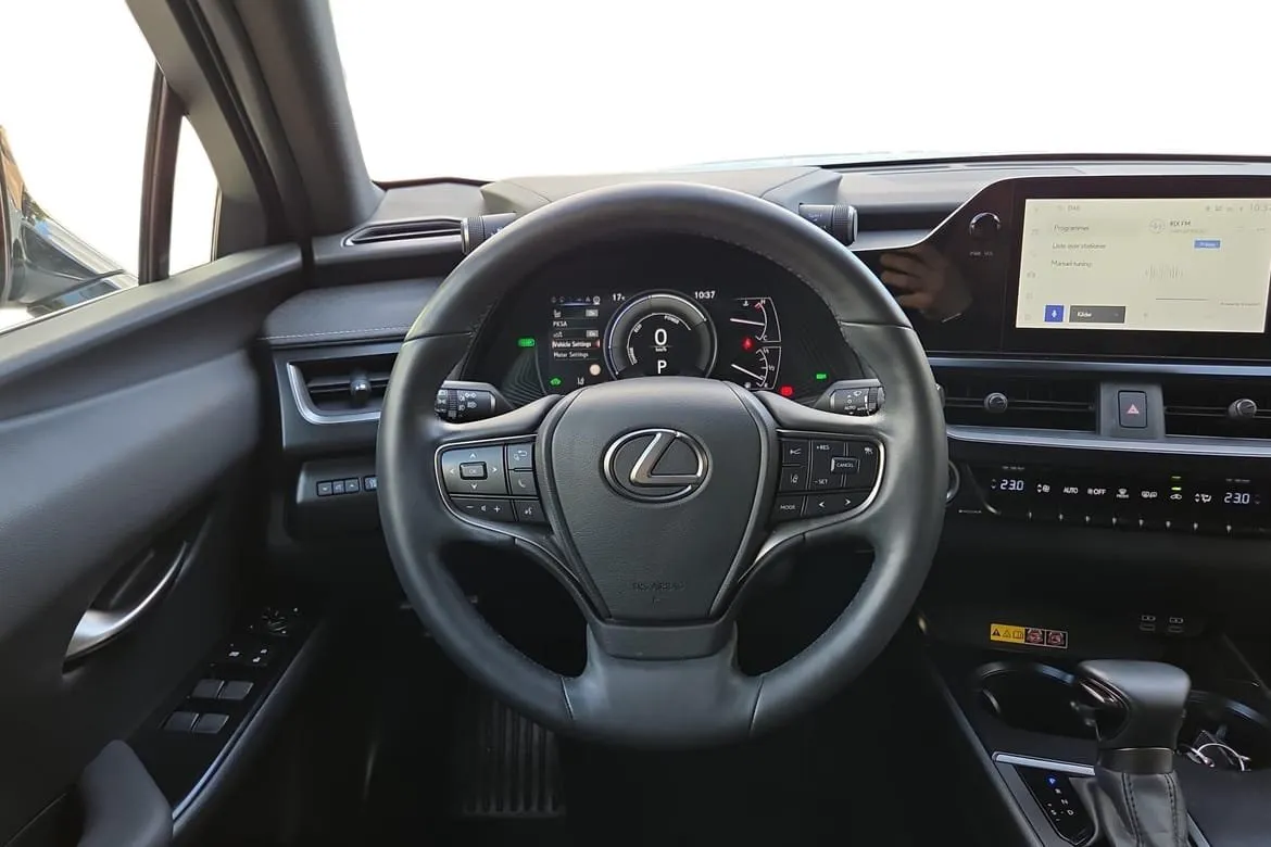 Vehicle image 8