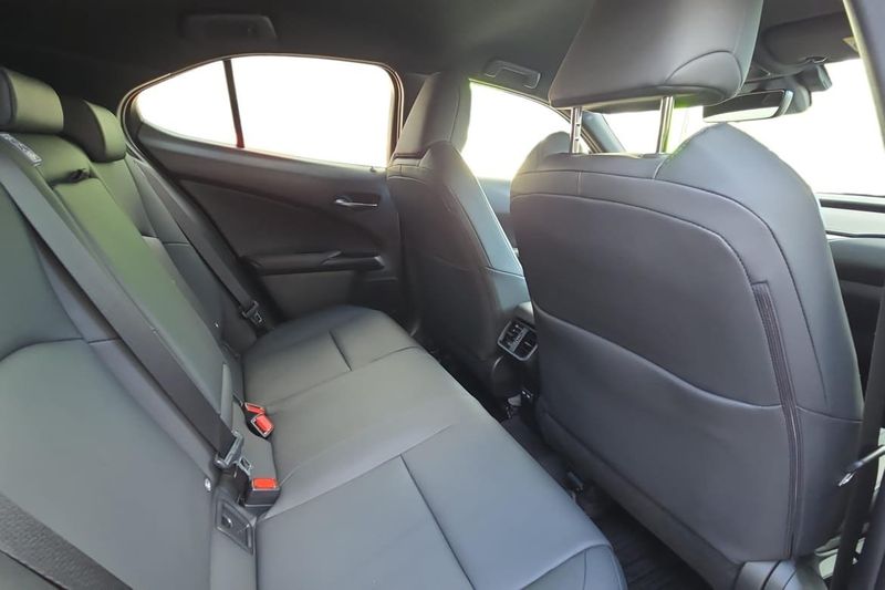 Lexus UX bild 7