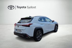 Lexus UX bild 2